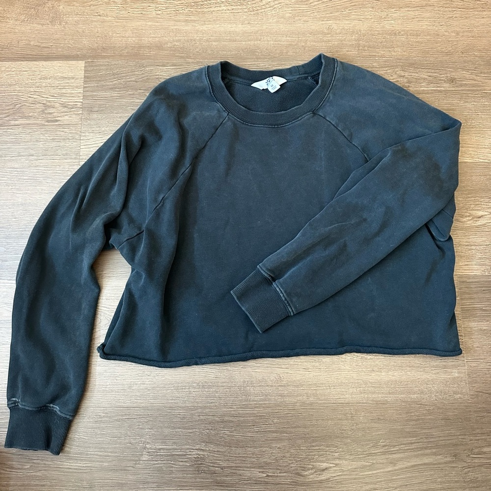 Soft washed cropped sweatshirt